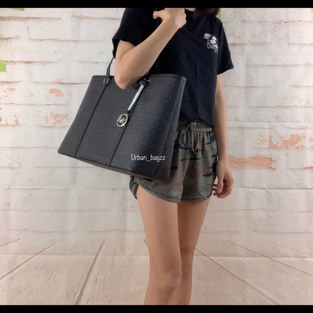 Michael Kors Sady Large Tote - Picture 6 of 8